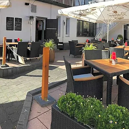 Schlossstuben 3*